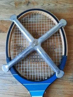 Raquette bois vintage Adidas Kid avec presse aluminium