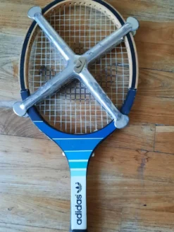 Raquette bois vintage Adidas Kid avec presse aluminium