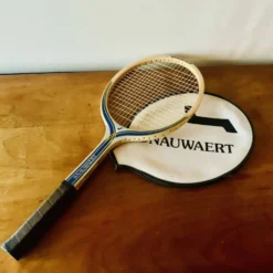 Raquette de tennis Snauwaert vintage dans sa housse