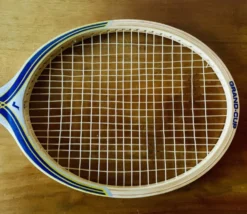 Raquette de tennis Snauwaert vintage dans sa housse