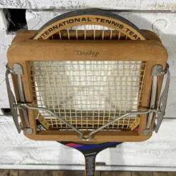 Raquette de tennis vintage