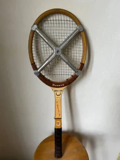 Raquette de tennis vintage