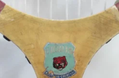 Raquette de tennis vintage en bois 