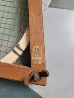 Raquette en bois et cadre de transport