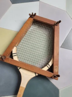 Raquette en bois et cadre de transport