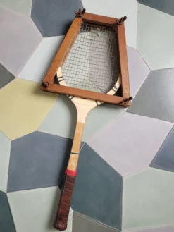 Raquette en bois et cadre de transport
