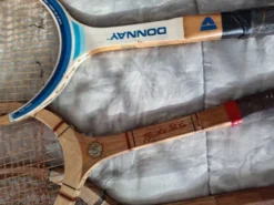 4 raquettes de tennis vintage en bois