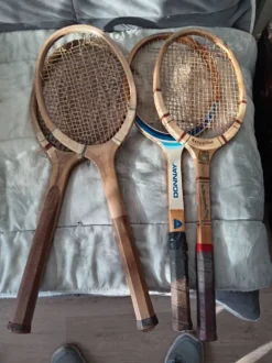 4 raquettes de tennis vintage en bois