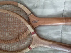 4 raquettes de tennis vintage en bois