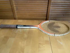 Raquette tennis ancienne adidas lady bois + housse adidas vintage #e19