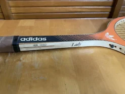 Raquette tennis ancienne adidas lady bois + housse adidas vintage #e19