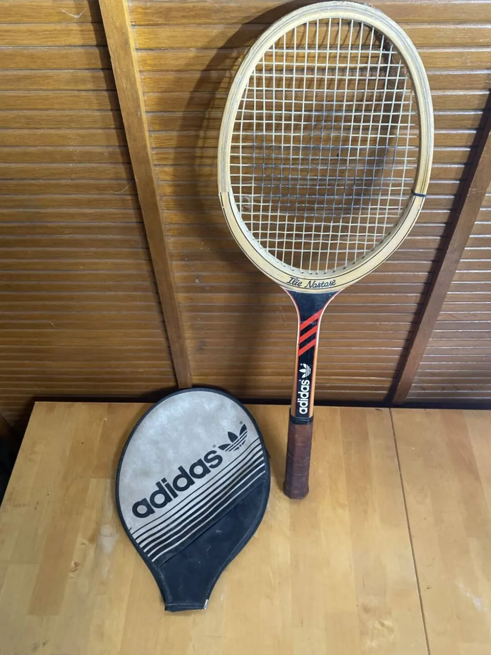 Raquette Tennis Ancienne ADIDAS Ilie Nostase Bois Sport + Housse Vinta