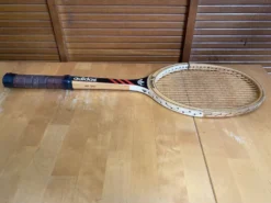 Raquette tennis ancienne adidas ilie nostase bois + housse noire vinta