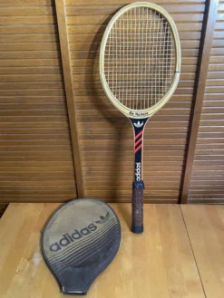 Raquette tennis ancienne adidas ilie nostase bois + housse noire vinta