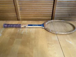 Raquette tennis ancienne dunlop saturne bois sport vintage