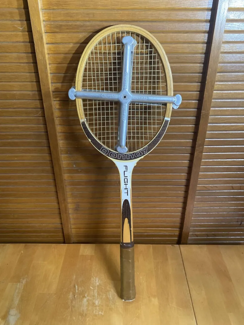 Raquette tennis ancienne dunlop flight bois + protection zéphyr vintag