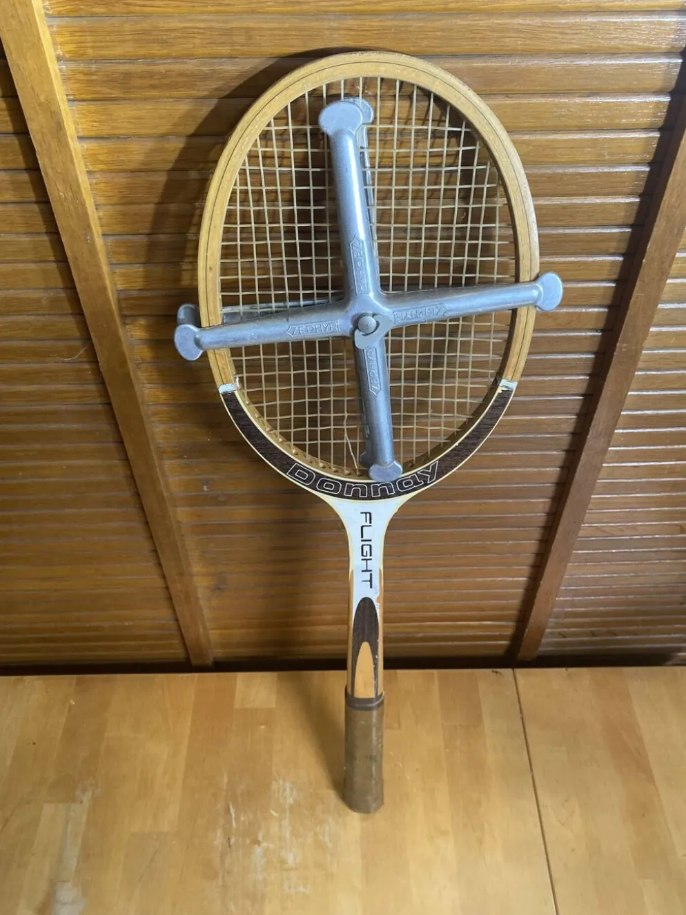 Raquette tennis ancienne dunlop flight bois + protection zéphyr vintag