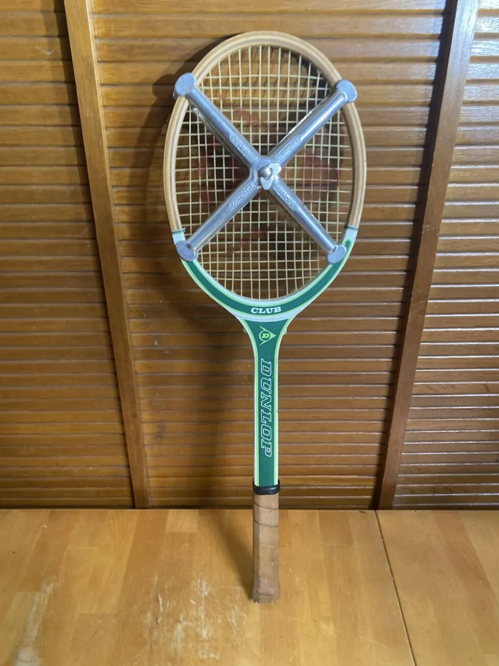 Raquette tennis ancienne dunlop club bois + protection zéphyr vintage