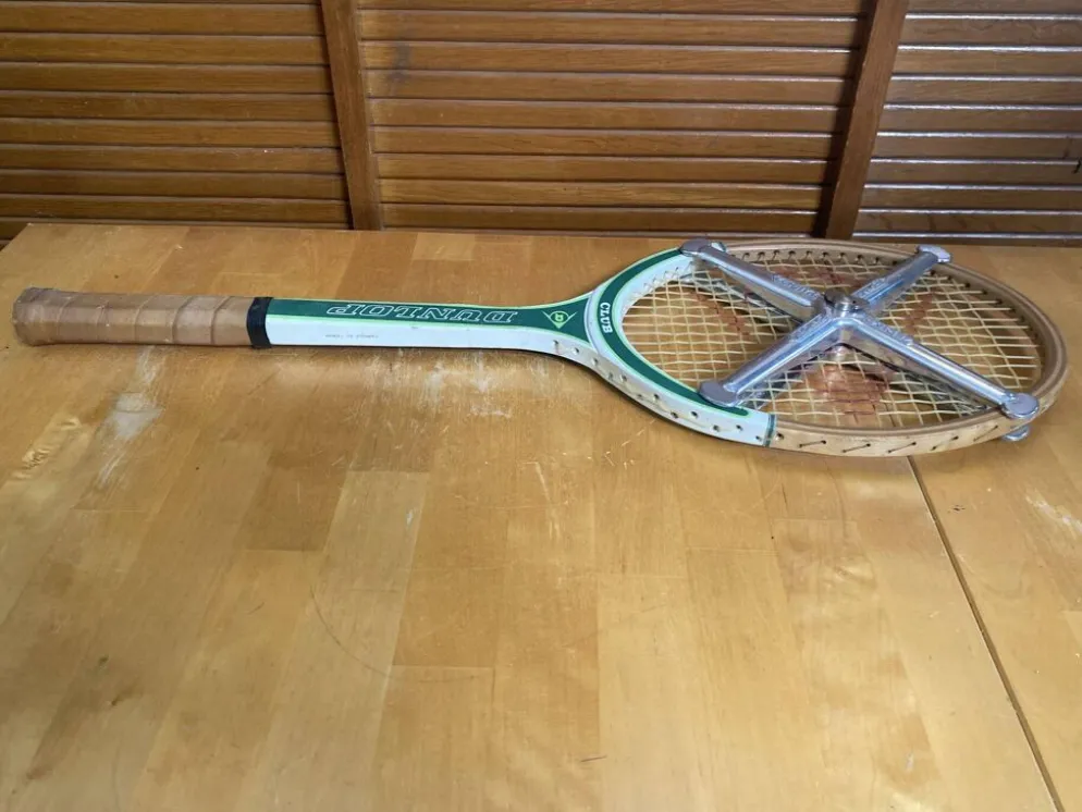 Raquette tennis ancienne dunlop club bois + protection zéphyr vintage