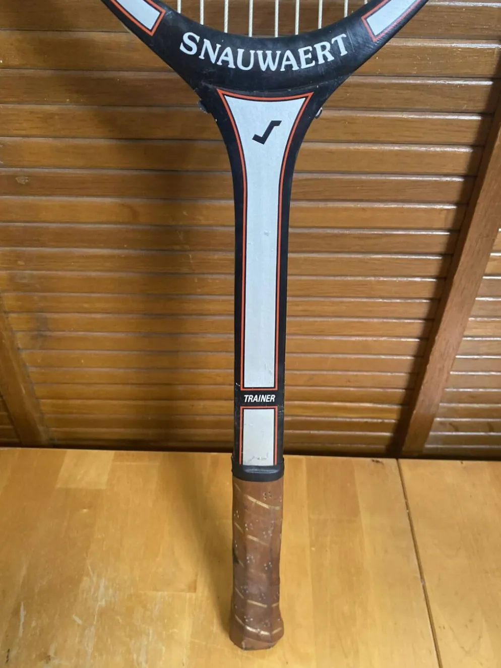 Raquette tennis ancienne snauwaert trainer bois + housse slazenger vin