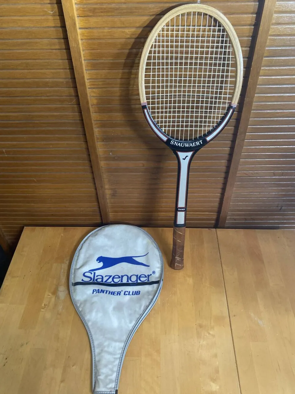 Raquette tennis ancienne snauwaert trainer bois + housse slazenger vin
