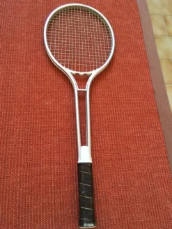 Raquette tennis vintage.