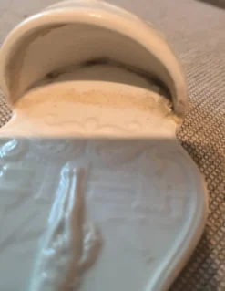 Rare bénitier d'applique faience fine C&M