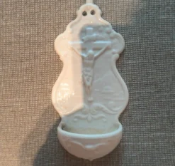 Rare bénitier d'applique faience fine C&M