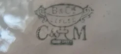 Rare bénitier d'applique faience fine C&M