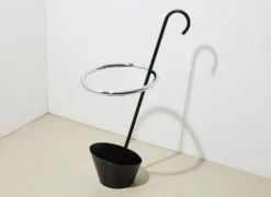 Rare porte-parapluies de Shiro Kuramata pour Pastoe 1986