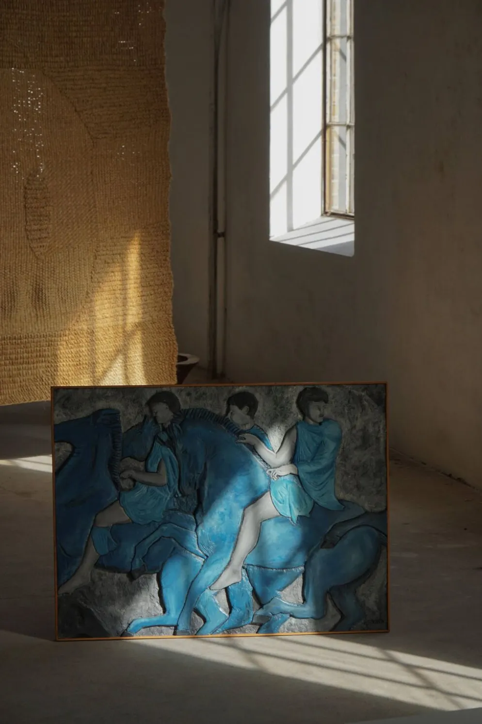 Relief mural moderne européen du milieu du 20e siècle avec motif figuratif