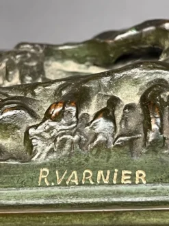 Rene Andre Varnier. Figure en bronze d'un faisan sur une base en marbre vert.