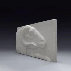 Reproduction en plâtre d’une divinité bélier égyptienne