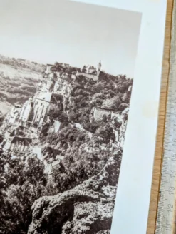 Rocamadour, Lot, planche photo imprimée en 1942. Par Pierre Dubure.