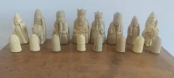 Réplique du jeu d'échecs Isle of Lewis de style musée avec boîte en bois faite à la main