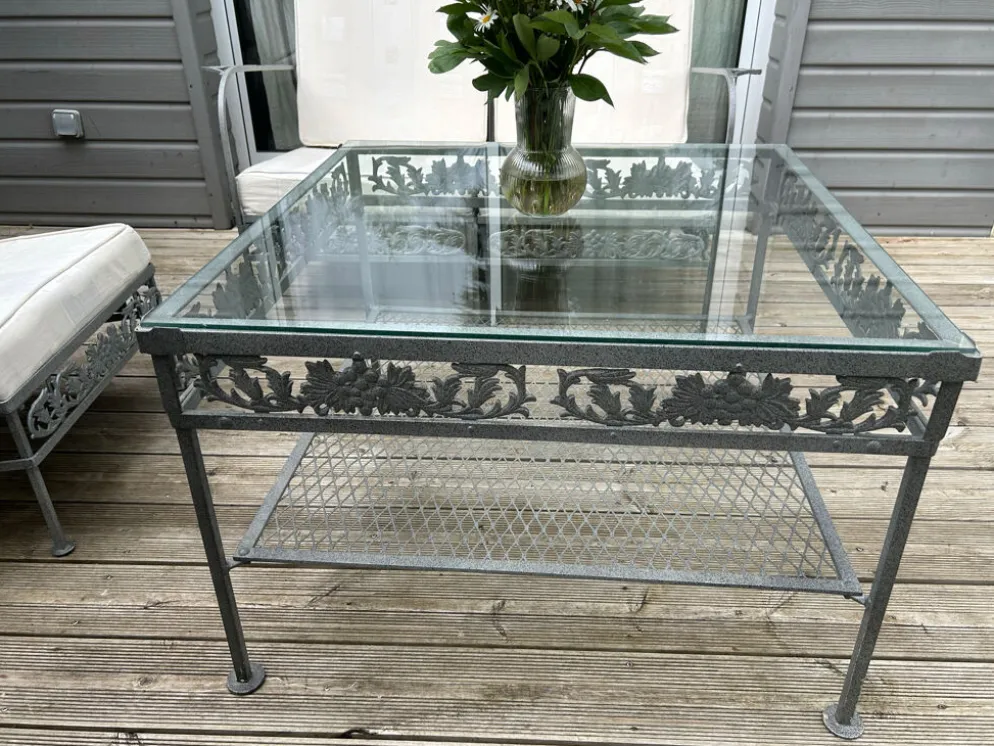 Salon ancien avec travail remarquable du fer forgé