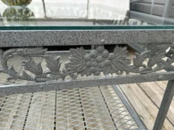 Salon ancien avec travail remarquable du fer forgé