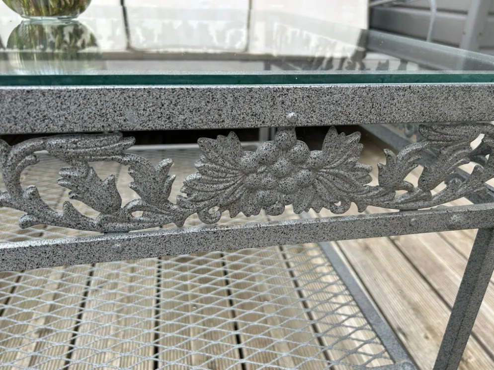 Salon ancien avec travail remarquable du fer forgé