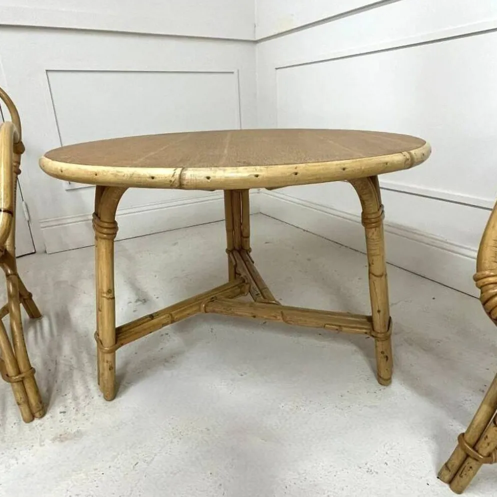 Salon Audoux-Minnet en rotin, 2 fauteuils et table 1950-1960