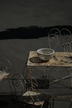 Salon de jardin en fer forgé avec table et cinq chaises, French mid 20th Century, 1950s