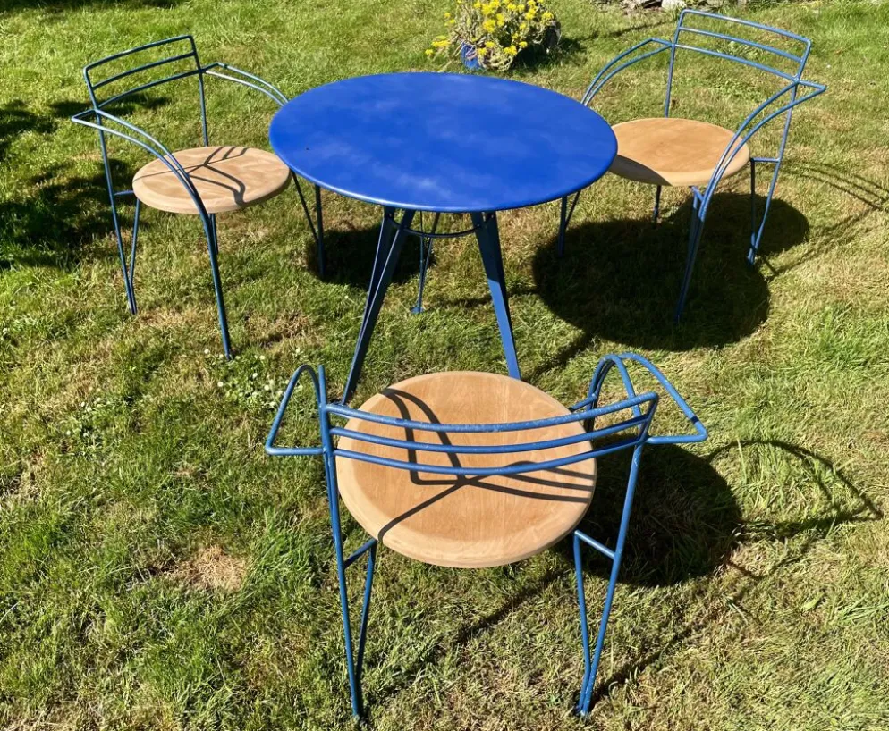 Salon de jardin par "Pascal Mourgue", une table et 3 chaises, Année 80