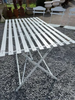 Salon de jardin pliant en fer patiné blanc