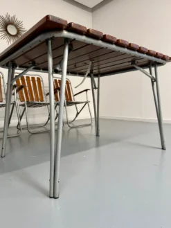 Salon de jardin vintage pliant table 4 fauteuils bois et métal 1960