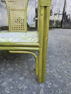 Salon en rotin haut de gamme – 2 fauteuils, pouf & table basse