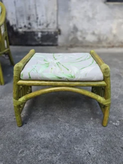 Salon en rotin haut de gamme – 2 fauteuils, pouf & table basse