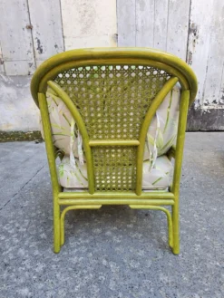 Salon en rotin haut de gamme – 2 fauteuils, pouf & table basse