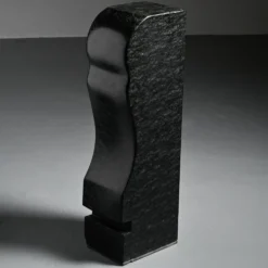 Sculpture abstraite en diabase par Robert Neuhauser, Suisse, circa 1985