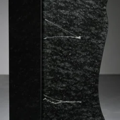 Sculpture abstraite en diabase par Robert Neuhauser, Suisse, circa 1985