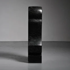Sculpture abstraite en diabase par Robert Neuhauser, Suisse, circa 1985