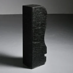 Sculpture abstraite en diabase par Robert Neuhauser, Suisse, circa 1985